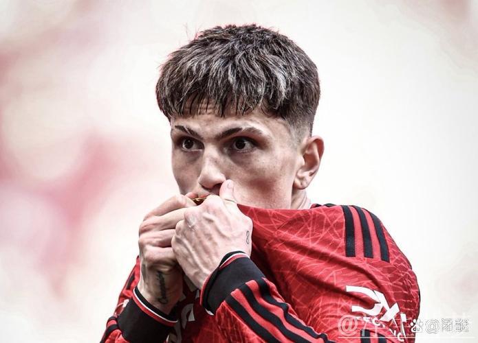 法布里齐奥·罗马诺透露，曼联与JJ·加布里埃尔的处境比最初预想的还要糟糕。